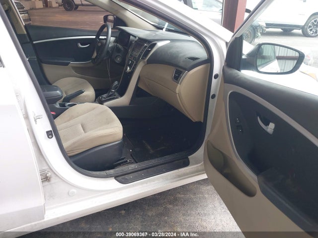 Hyundai ELANTRA GT 2016 KMHD35LH5GU276647 Image 5