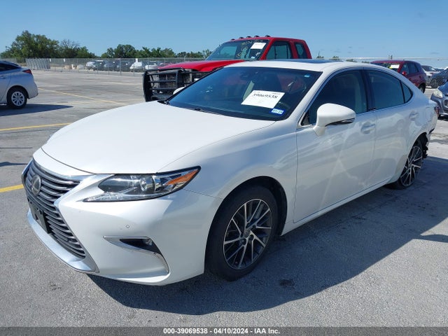 Lexus ES 350 2016 JTHBK1GGXG2222523 Image 2
