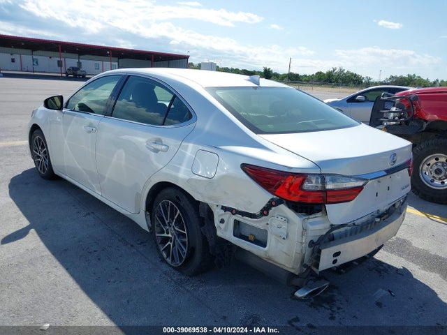 Lexus ES 350 2016 JTHBK1GGXG2222523 Image 3