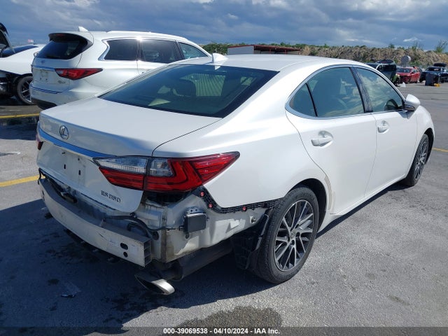 Lexus ES 350 2016 JTHBK1GGXG2222523 Image 4