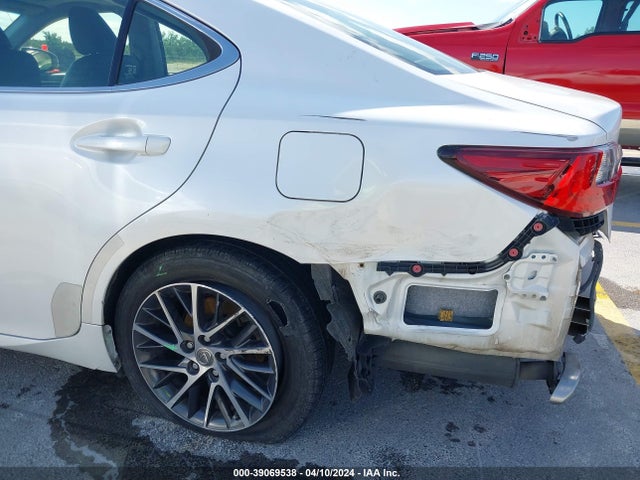 Lexus ES 350 2016 JTHBK1GGXG2222523 Image 6