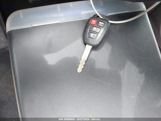 Toyota COROLLA SE 2017 5YFBURHE1HP591166 Image 11
