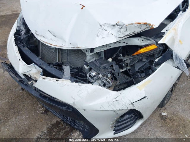 Toyota COROLLA SE 2017 5YFBURHE1HP591166 Image 6