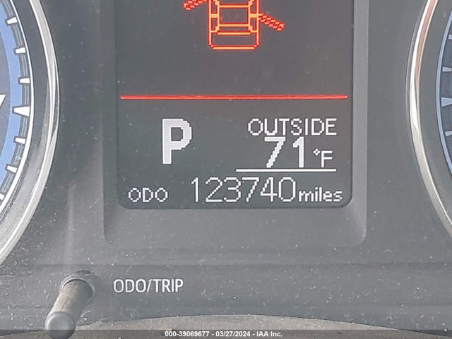 Toyota COROLLA LE 2018 5YFBURHE7JP755395 Image 15