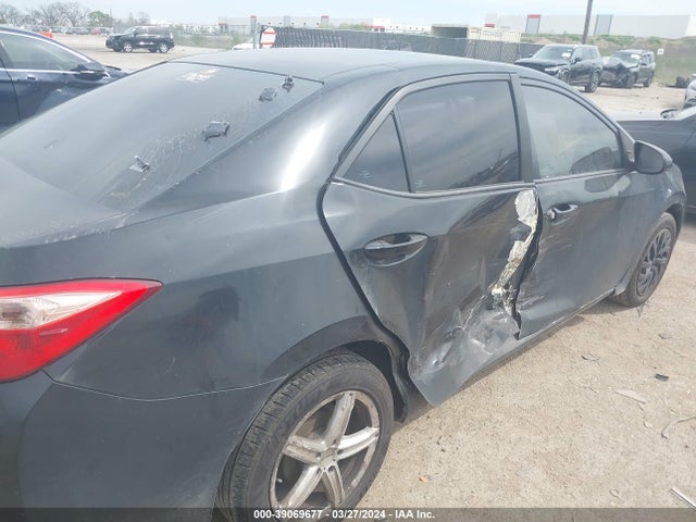 Toyota COROLLA LE 2018 5YFBURHE7JP755395 Image 6