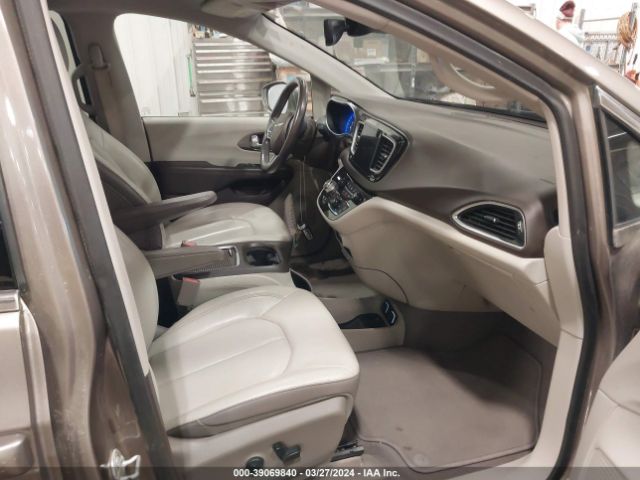 2C4RC1EG7JR166839 Chrysler Pacifica Touring L Plus