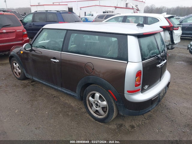 2008 MINI COOPER CLUBMAN WMWML33548TJ47222 Photo 2