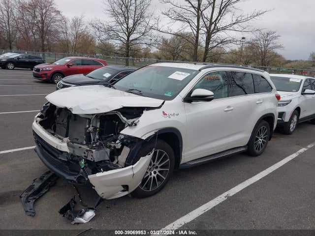 Toyota Highlander Se 2018 5TDJZRFH3JS846178 Image 2
