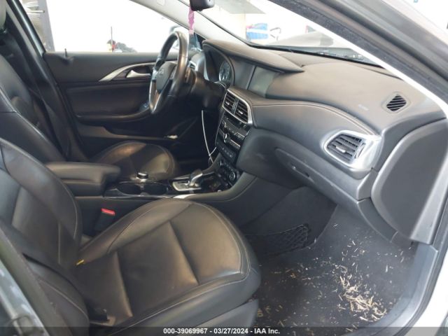 SJKCH5CP4HA030651 Infiniti Qx30 Premium