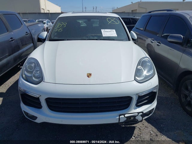 Porsche Cayenne 2018 WP1AE2A23JLA72441 Image 29