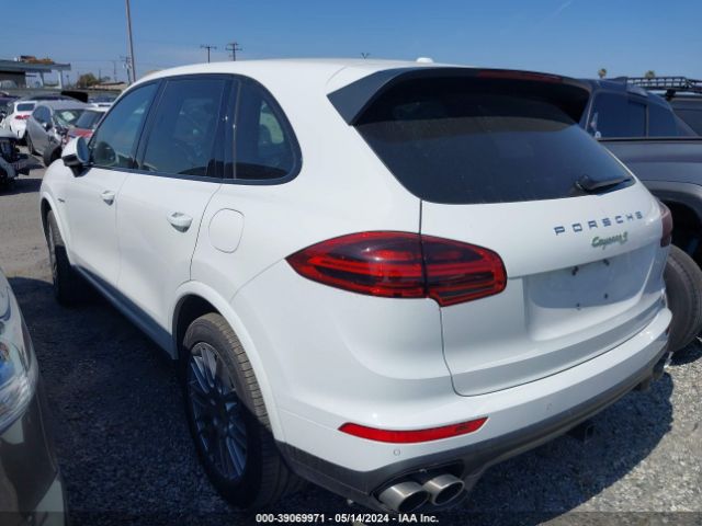 2018 PORSCHE CAYENNE E-HYBRID WP1AE2A23JLA72441 Photo 2