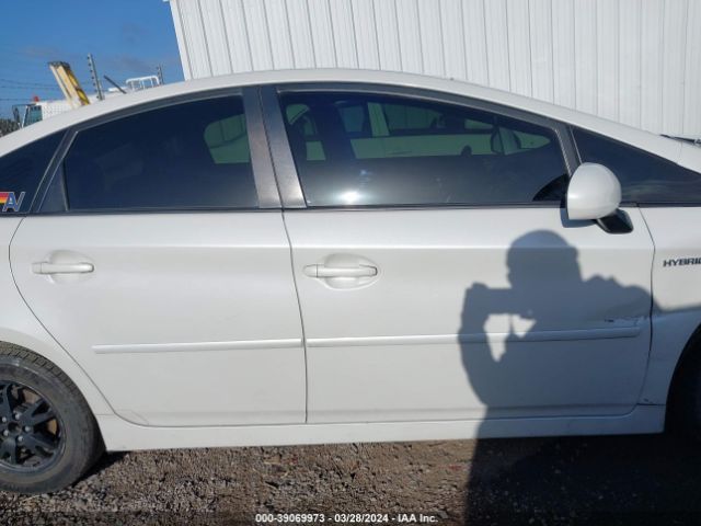 JTDKN3DU2F0448600 Toyota Prius Two