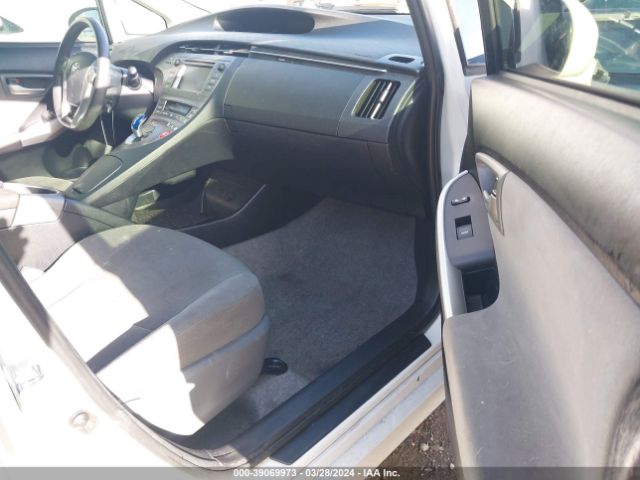 JTDKN3DU2F0448600 Toyota Prius Two