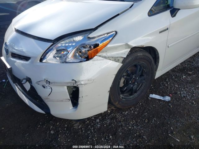JTDKN3DU2F0448600 Toyota Prius Two