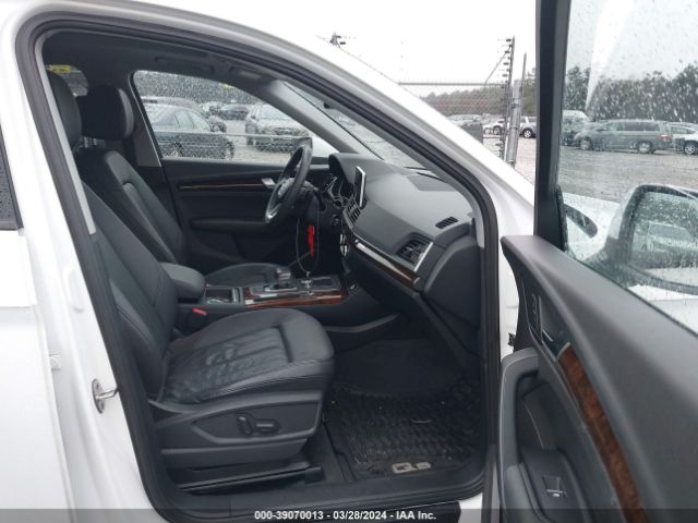 WA1ANAFY2J2009193 Audi Q5 2.0t Premium/2.0t Tech Premium