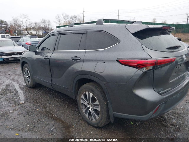 Toyota Highlander Xle 2021 5TDGZRBH8MS529162 Image 3