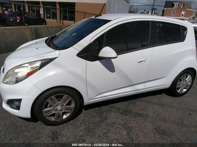 Chevrolet Spark Ls Auto 2014 KL8CB6S98EC487999 Image 2