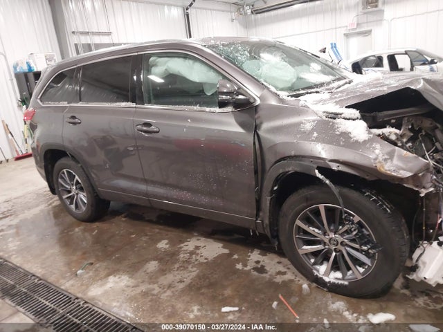 Toyota Highlander Xle 2018 5TDJZRFH0JS560983 Image 13
