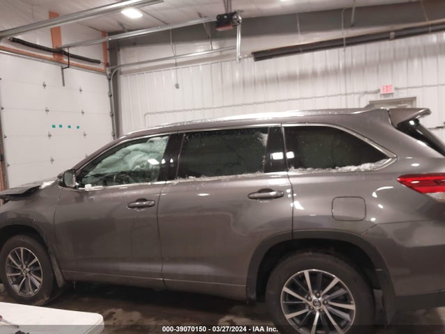 Toyota Highlander Xle 2018 5TDJZRFH0JS560983 Image 14