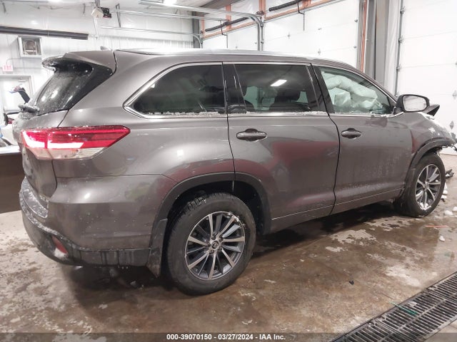 Toyota Highlander Xle 2018 5TDJZRFH0JS560983 Image 4