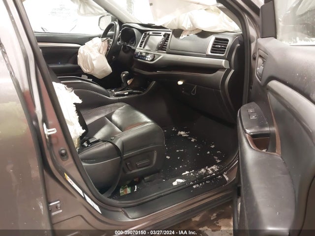 Toyota Highlander Xle 2018 5TDJZRFH0JS560983 Image 5