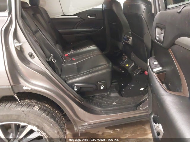 Toyota Highlander Xle 2018 5TDJZRFH0JS560983 Image 8