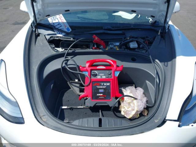 5YJ3E1EA3JF019716 Tesla Model 3 Long Range/mid Range