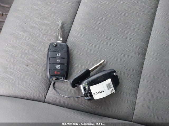 KIA FORTE LX 2016 KNAFK4A61G5539977 Image 11