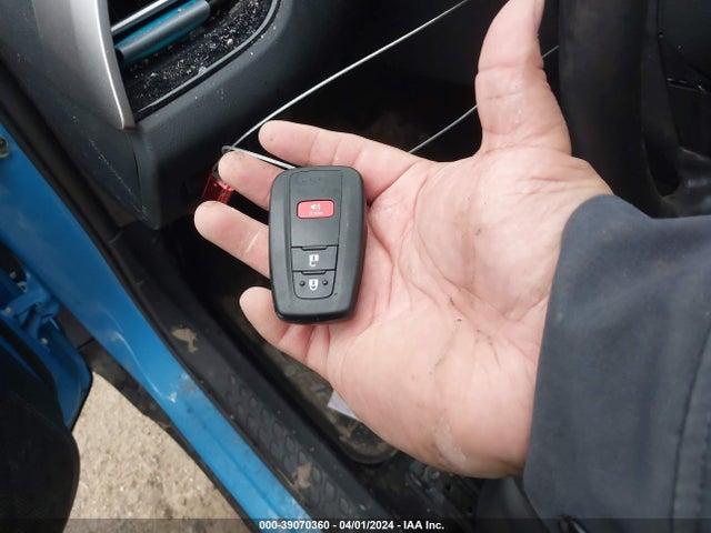 Toyota C-HR XLE 2019 NMTKHMBX6KR087047 Image 11