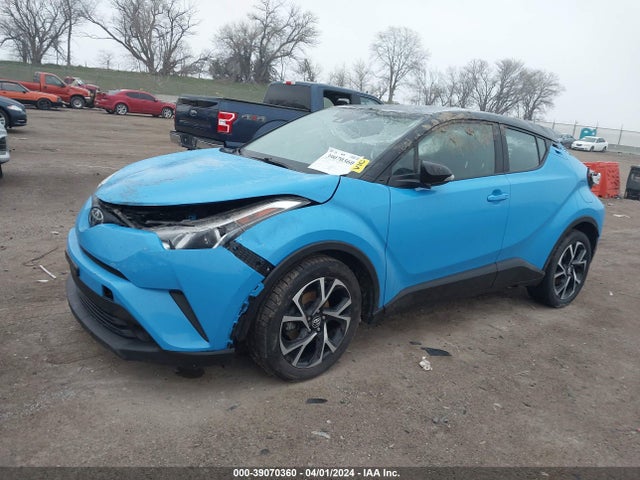 Toyota C-HR XLE 2019 NMTKHMBX6KR087047 Image 2
