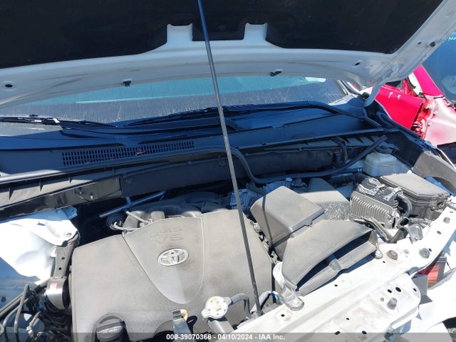 Toyota Highlander Le Plus 2018 5TDBZRFH5JS862189 Image 10