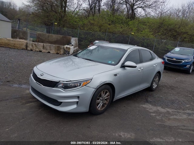 KIA Optima Lx 2016 KNAGT4L32G5109153 Image 2