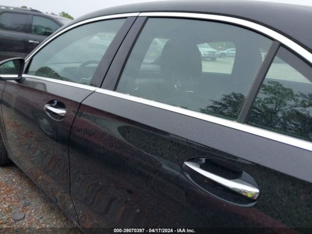 W1K3G4EB5NJ355926 Mercedes-Benz A 220