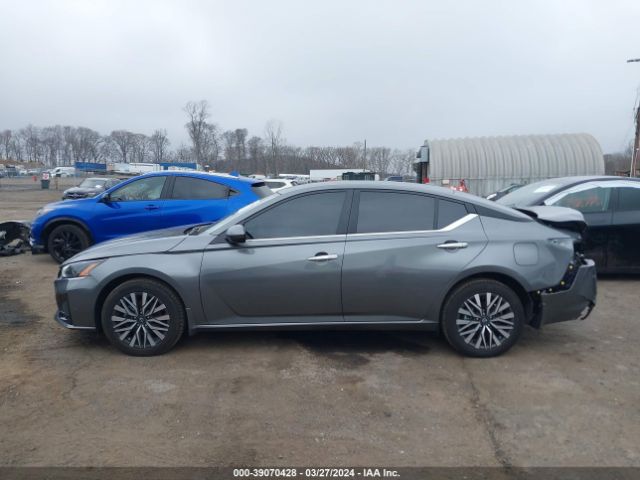 1N4BL4DW9PN381307 Nissan Altima Sv Intelligent Awd