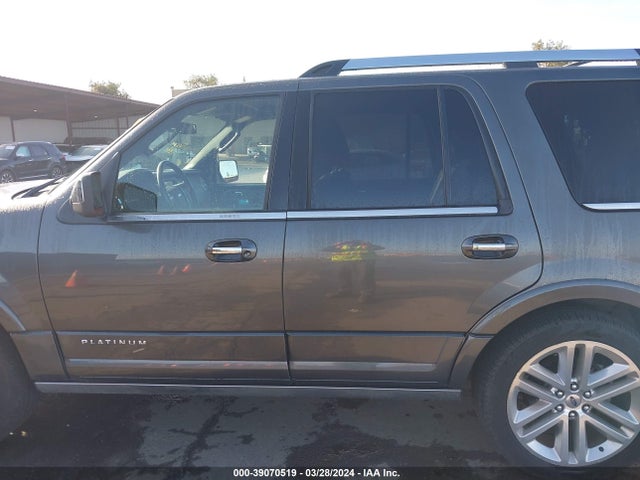 Ford Expedition Platinum 2017 1FMJU1MT7HEA60676 Image 15