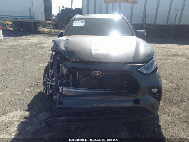 Toyota Highlander Xle 2022 5TDHZRBH8NS230423 Image 12