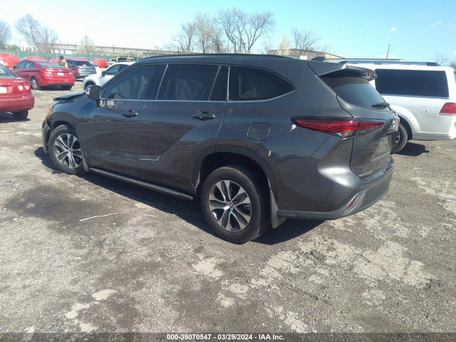 Toyota Highlander Xle 2022 5TDHZRBH8NS230423 Image 3