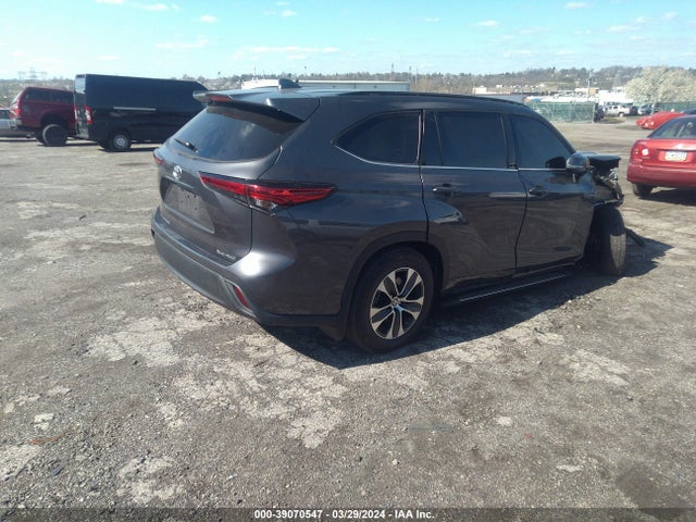 Toyota Highlander Xle 2022 5TDHZRBH8NS230423 Image 4