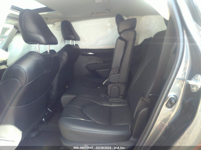 Toyota Highlander Xle 2022 5TDHZRBH8NS230423 Image 8