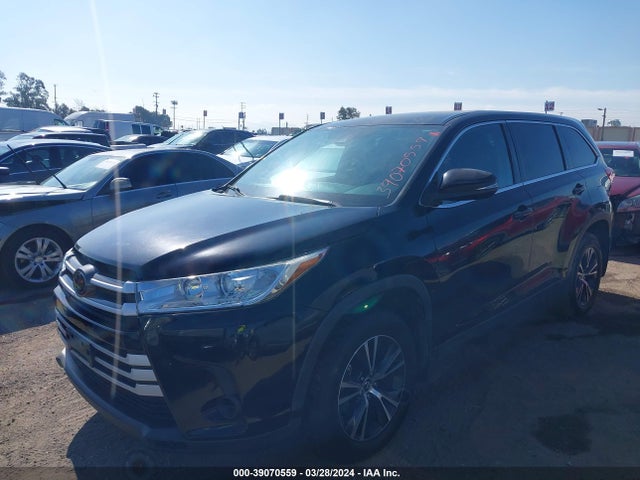 Toyota Highlander Le 2019 5TDZZRFH6KS300267 Image 2