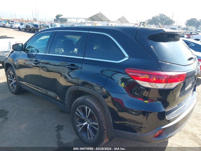 Toyota Highlander Le 2019 5TDZZRFH6KS300267 Image 3