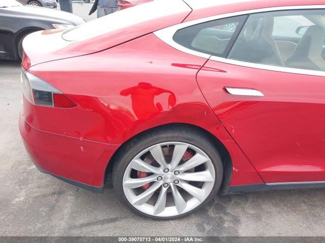 5YJSA1H18EFP41837 Tesla Model S P85