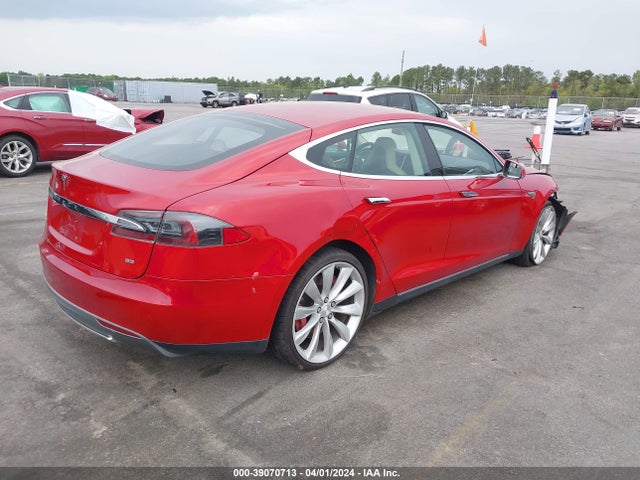 5YJSA1H18EFP41837 Tesla Model S P85