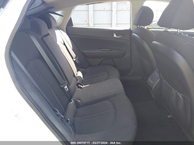 KIA Optima Lx 2018 5XXGT4L32JG239438 Image 8