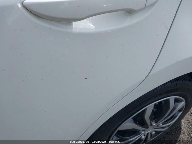 Toyota COROLLA LE 2015 5YFBURHE2FP311672 Image 17