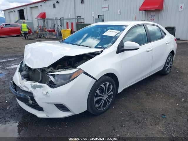 Toyota COROLLA LE 2015 5YFBURHE2FP311672 Image 2