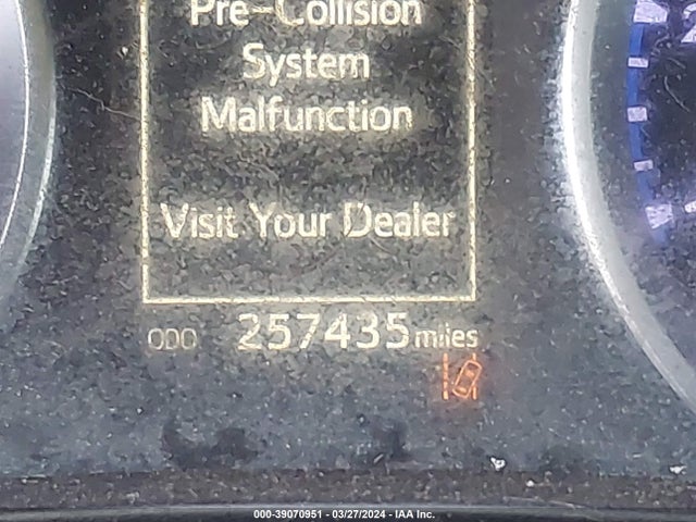 Toyota Highlander Le 2018 5TDBZRFH5JS857459 Image 16