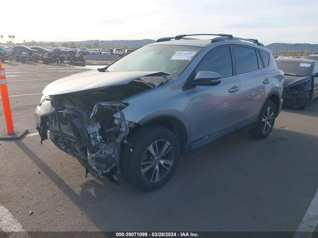 Toyota Rav4 Xle 2017 2T3WFREV7HW385890 Image 2