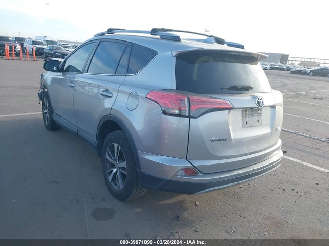 Toyota Rav4 Xle 2017 2T3WFREV7HW385890 Image 3