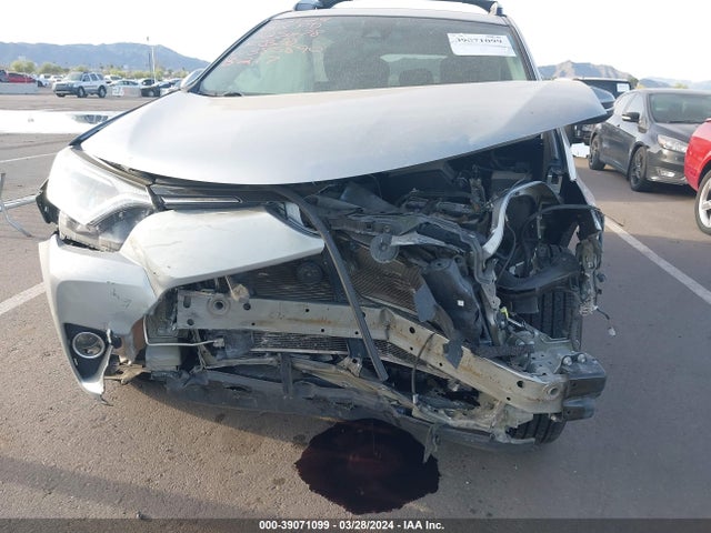 Toyota Rav4 Xle 2017 2T3WFREV7HW385890 Image 6